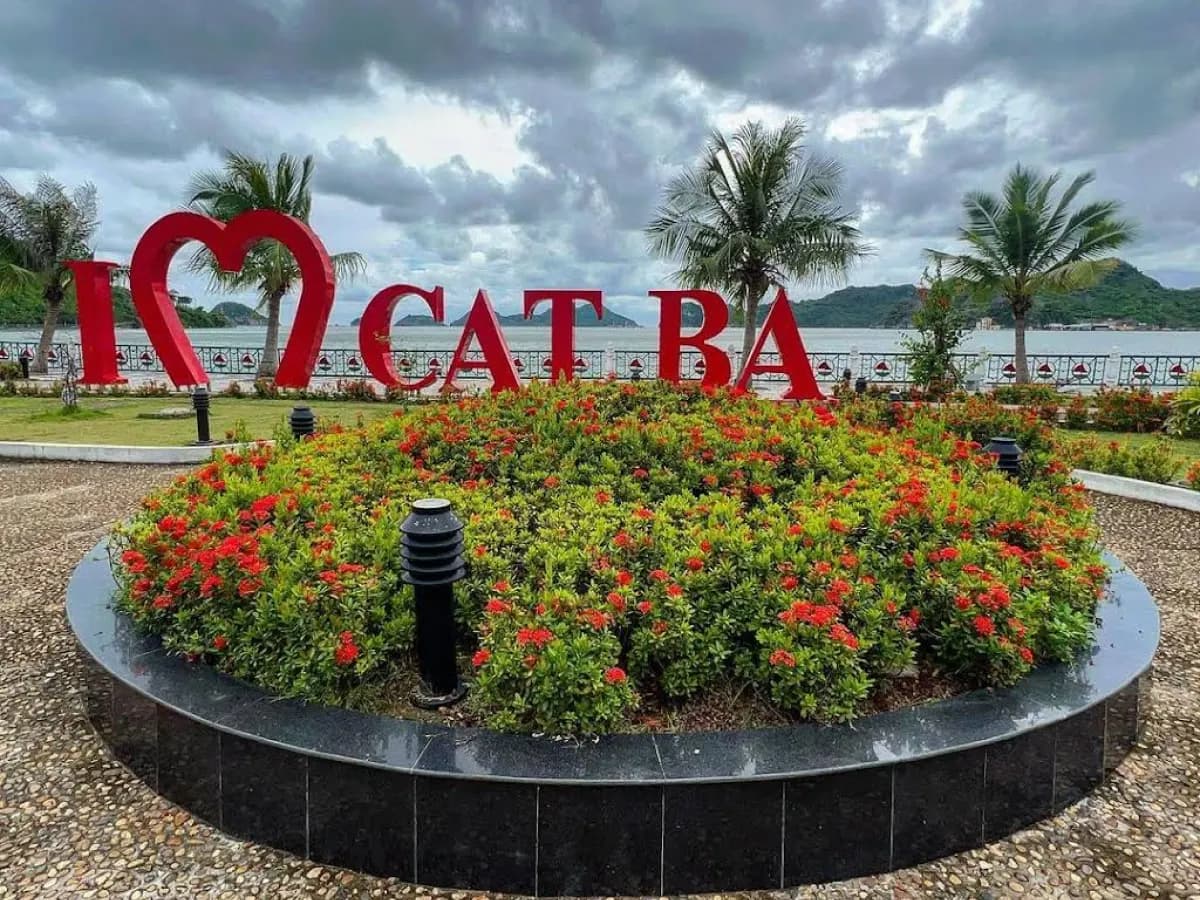 Scenic view of Cat Ba Island coastline and tropical beaches