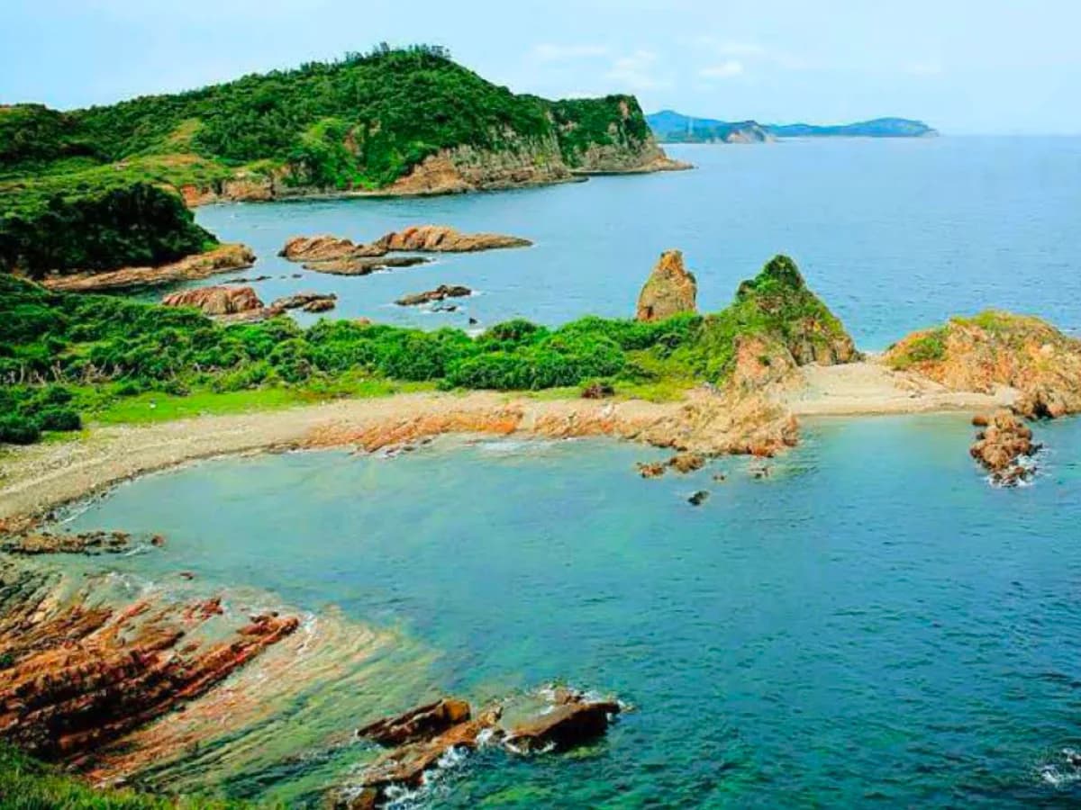 Co To Island with crystal clear water and pristine sandy beaches