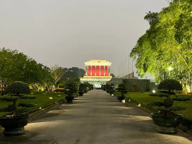 Ho Chi Minh Mausoleum detail 01