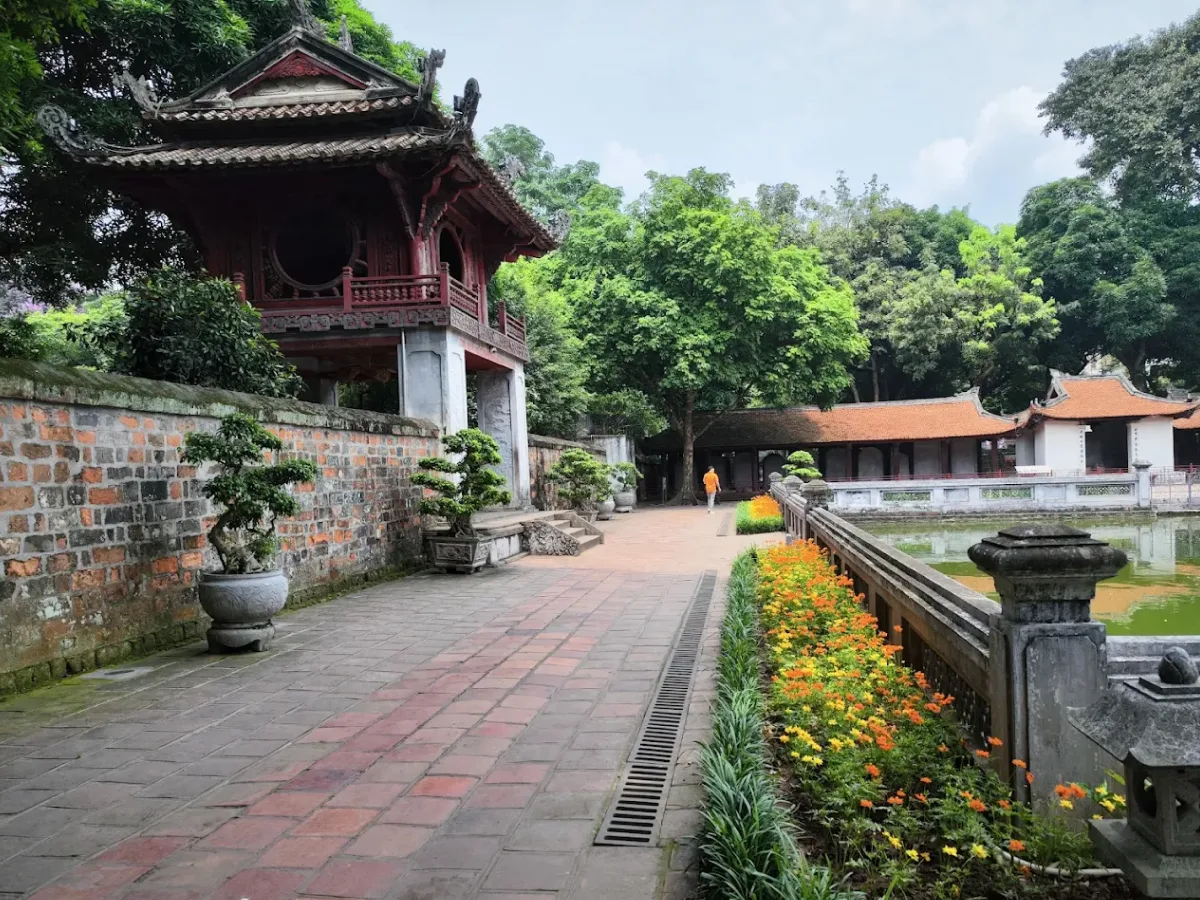 Temple of Literature detail 04