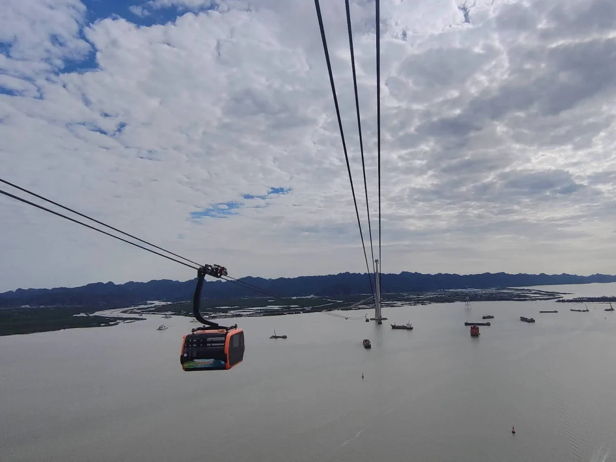 Cat Ba Island detail 02