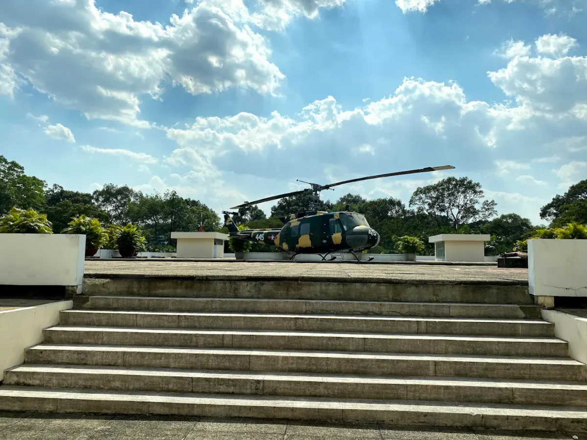 Inside Independence Palace detail 03