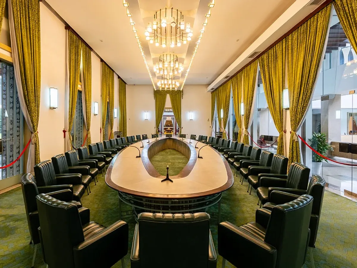 Inside Independence Palace detail 04