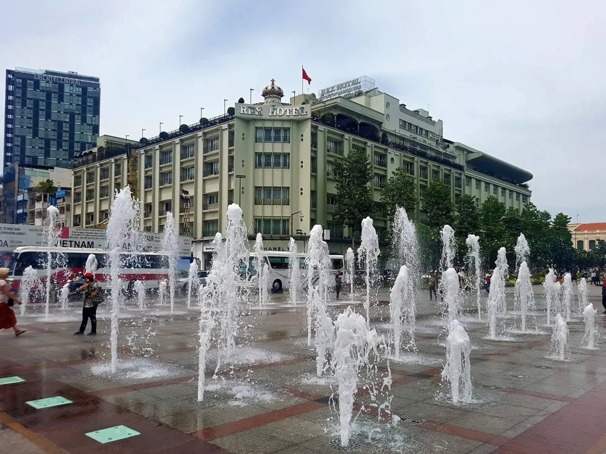 Nguyen Hue Walking Street - detail 02