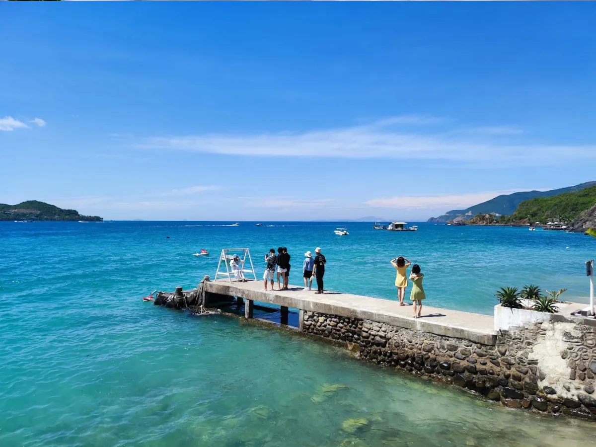 Nha Trang Beach – vibrant coastal tourism scene
