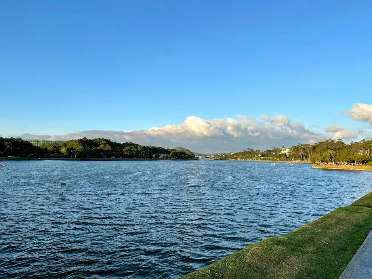 Xuan Huong Lake Dalat – the romantic heart of the city in Lam Dong, Vietnam