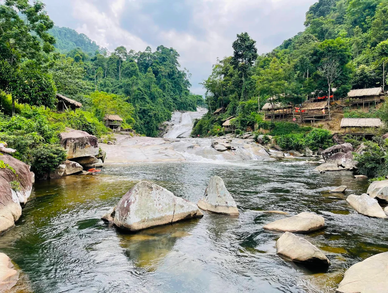 Seven-Tier Waterfall (Nghe An)