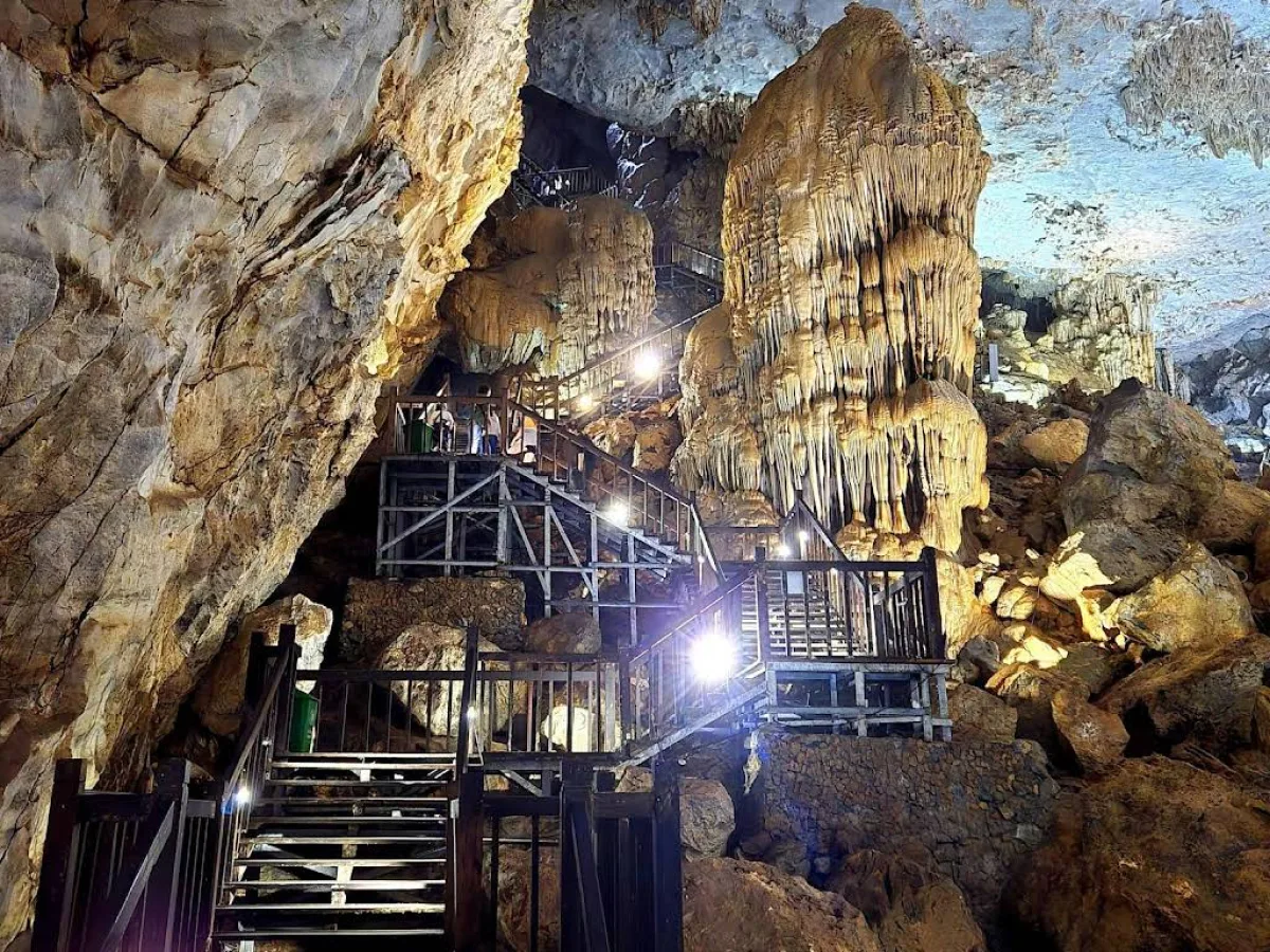 Paradise Cave with stunning stalactites inside limestone mountains