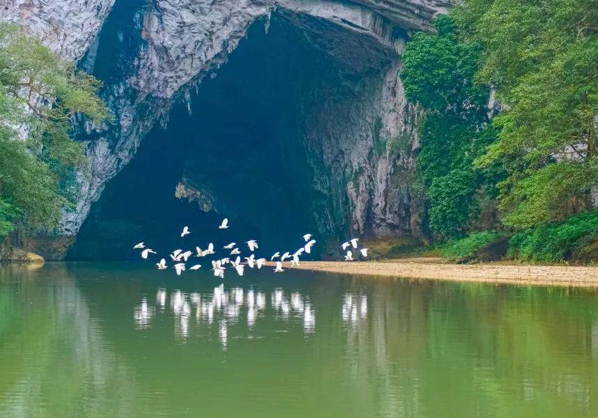 Hidden Lakes Vietnam