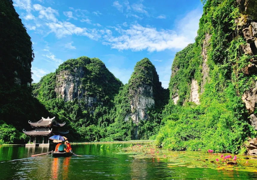 Trang An Landscape Complex – UNESCO World Heritage Site in Ninh Binh, Vietnam